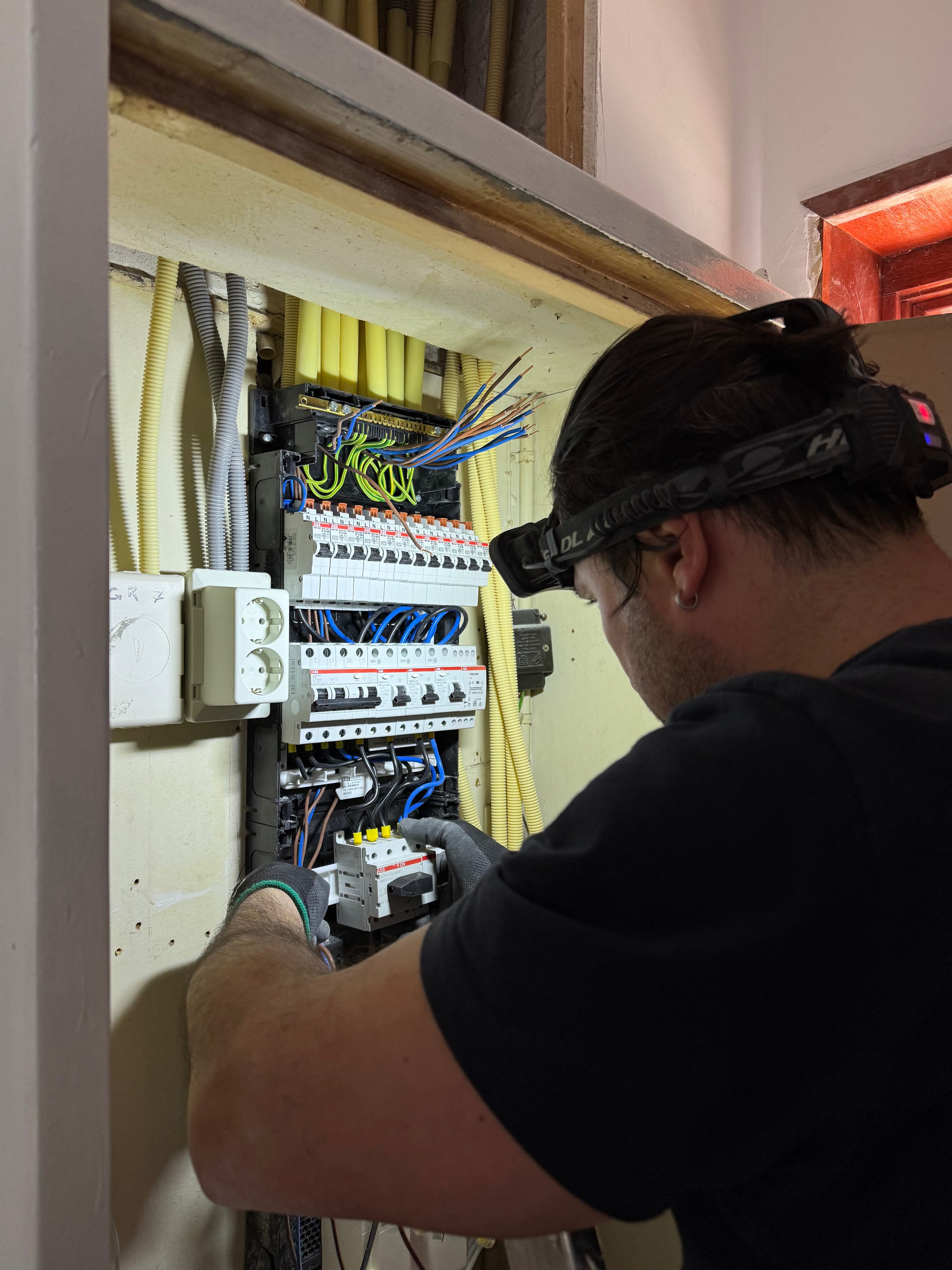 Professionele elektrische installatie door elektricien in Spijkenisse, Zuid-Holland